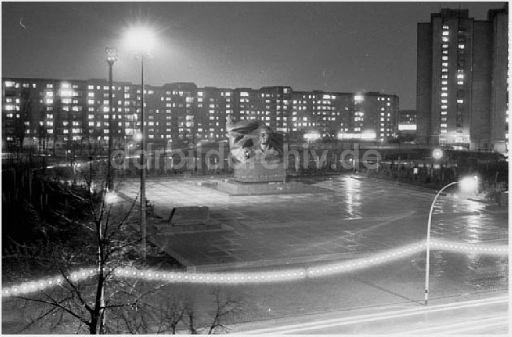 DDR-Bildarchiv: Berlin - 16.12.1986 Abendaufnahmen vom Ernst Thälmann Park und Stadtzentr