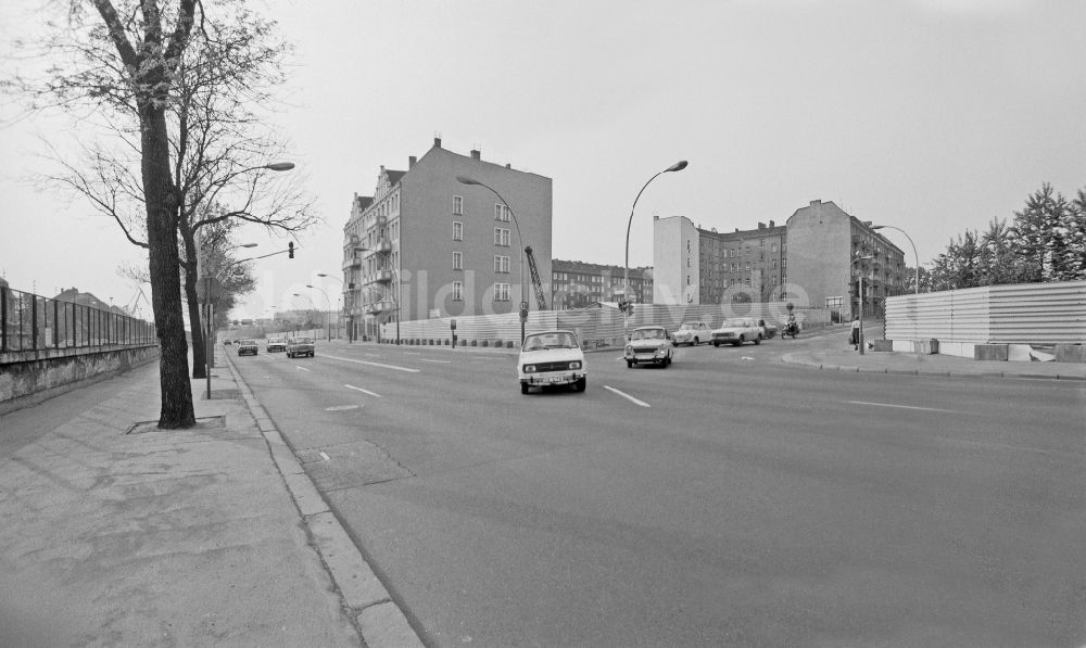 DDR-Fotoarchiv: Berlin - Abrißbrache zur Schaffung von Wohnungsneubau im Ortsteil Friedrichshain in Berlin in der DDR