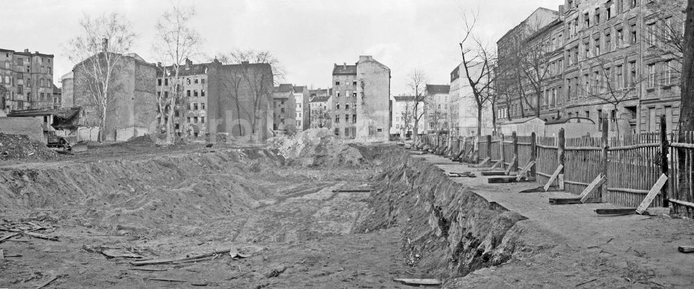 Berlin: Abrißbrache zur Schaffung von Wohnungsneubau im Ortsteil Friedrichshain in Berlin in der DDR