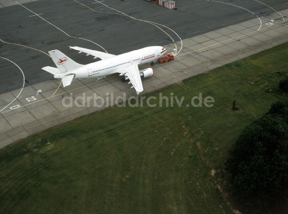 Schönefeld: Airbus A310 auf dem Flughafen Schönefeld