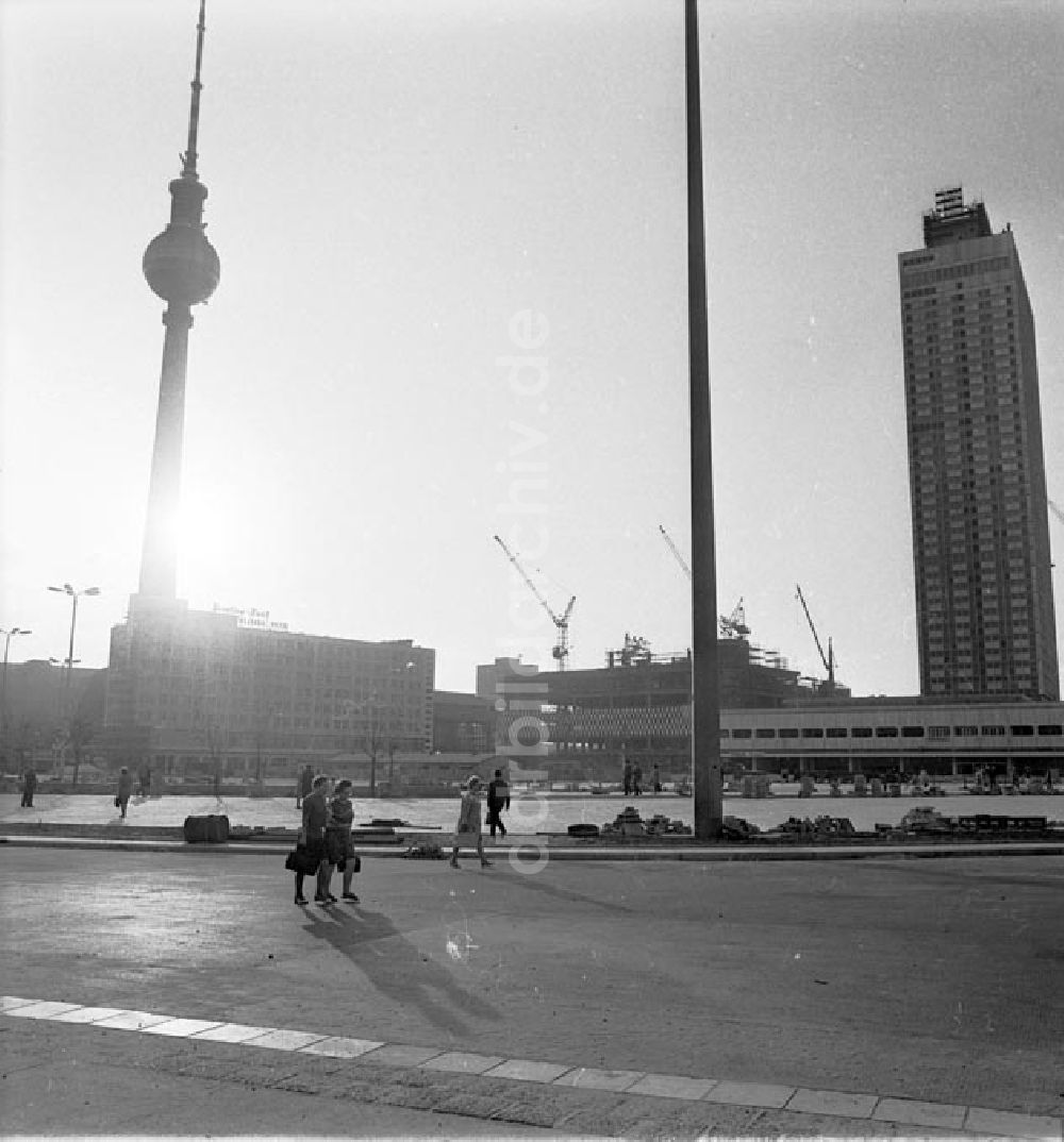 DDR-Bildarchiv: Berlin - Alexanderplatz 1969