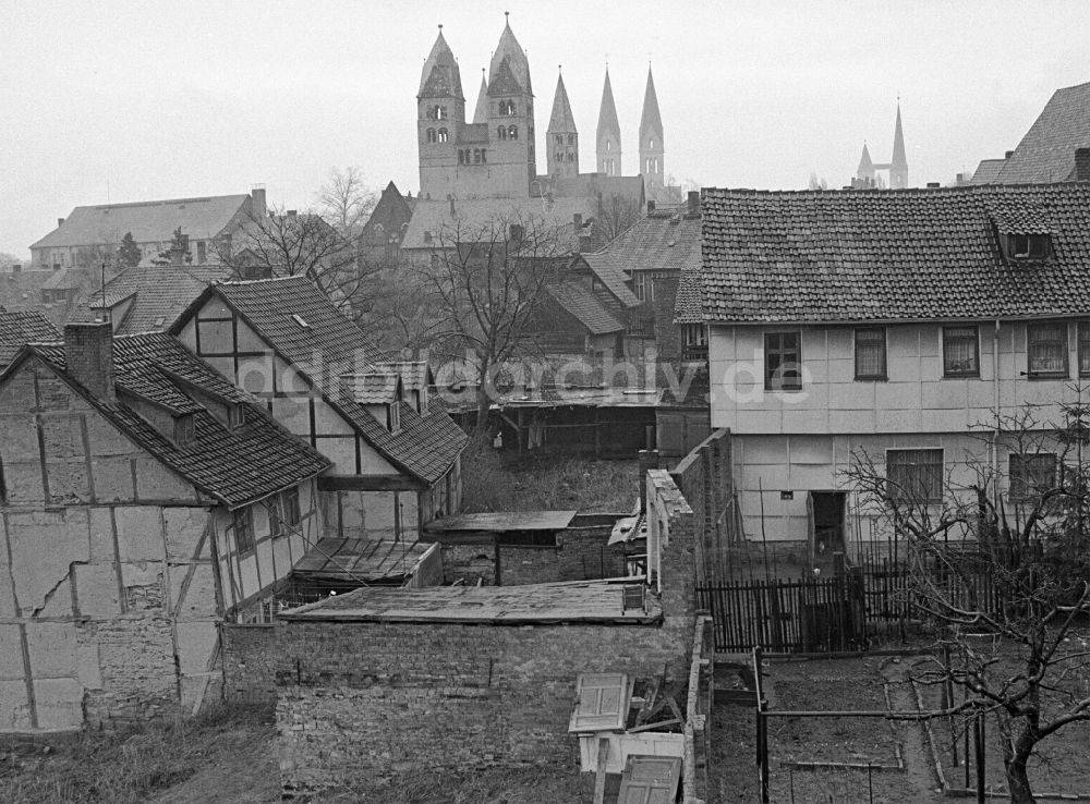 Halberstadt: Altbau - Mehrfamilienwohnhaus an der Tannenstraße in Halberstadt in Sachsen-Anhalt in der DDR