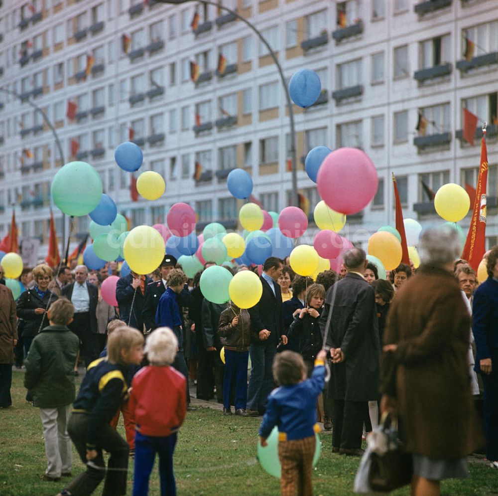 Berlin: Am Rande der Mai-Demonstration 1974 Berlin
