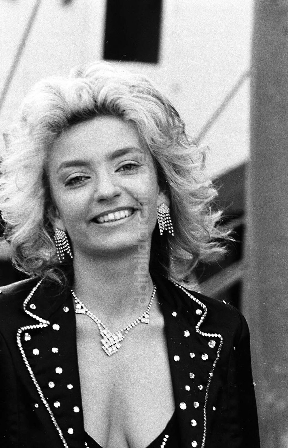 DDR-Bildarchiv: Berlin - Andrea Fechtner Ansagerin beim Zirkus Busch Portrait 15.05.1987