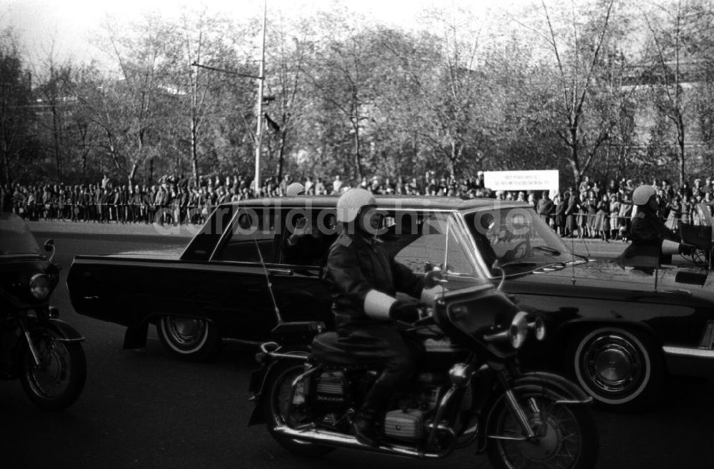 DDR-Bildarchiv: Moskau - Ankunft von Erich Honecker in Moskau