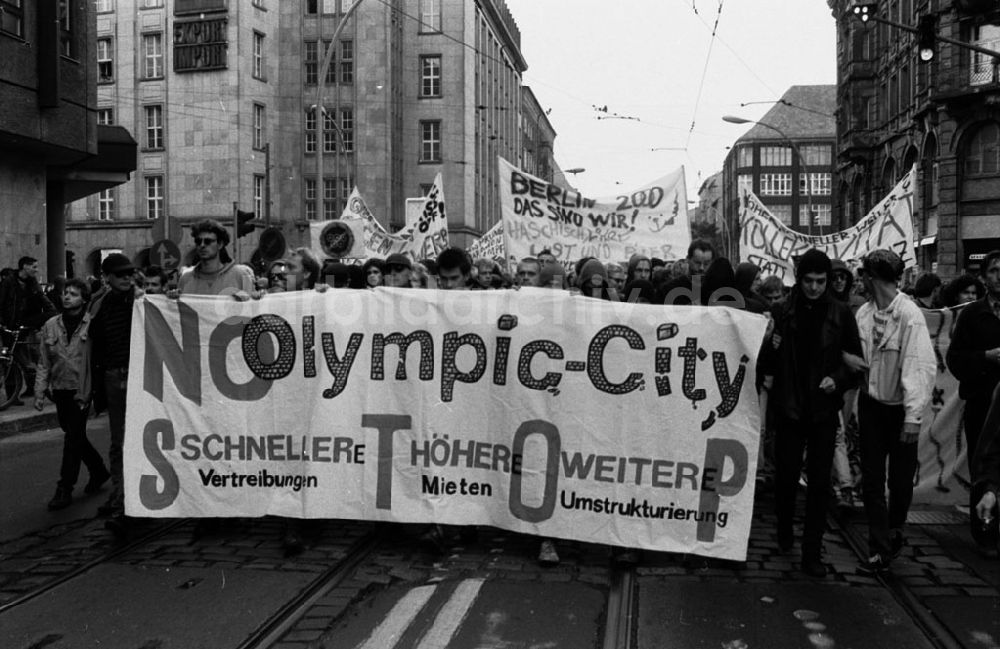 DDR-Fotoarchiv: - Anti-Olympia-Demo Umschlagnummer: 7738