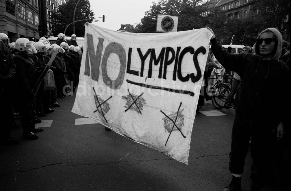 : Anti-Olympia-Demo Umschlagnummer: 7738