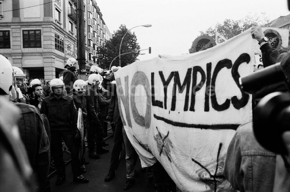 DDR-Fotoarchiv: - Anti-Olympia-Demo Umschlagnummer: 7738