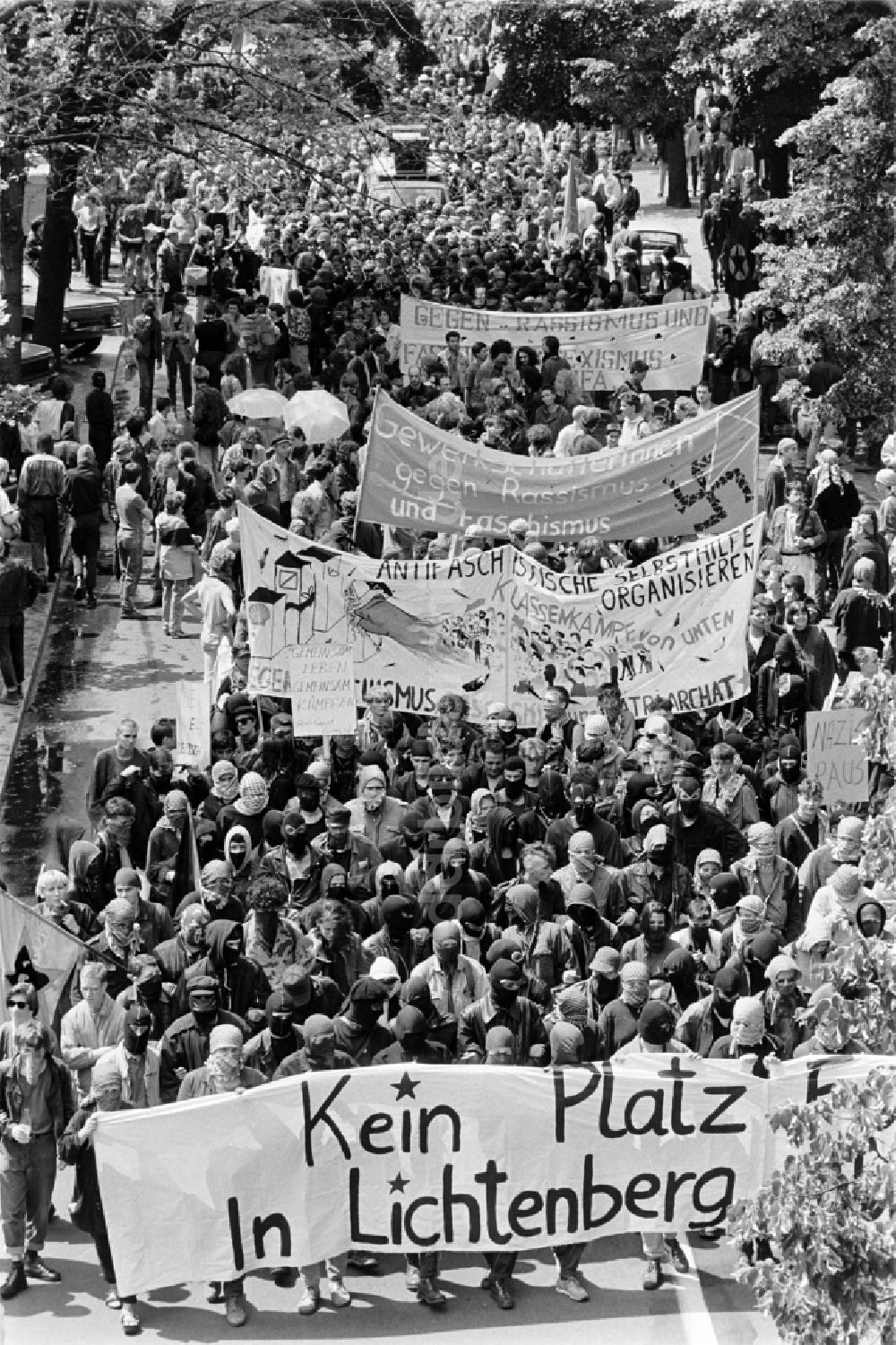 DDR-Fotoarchiv: Berlin - Antifaschistische Demonstration in Berlin-Lichtenberg in der DDR