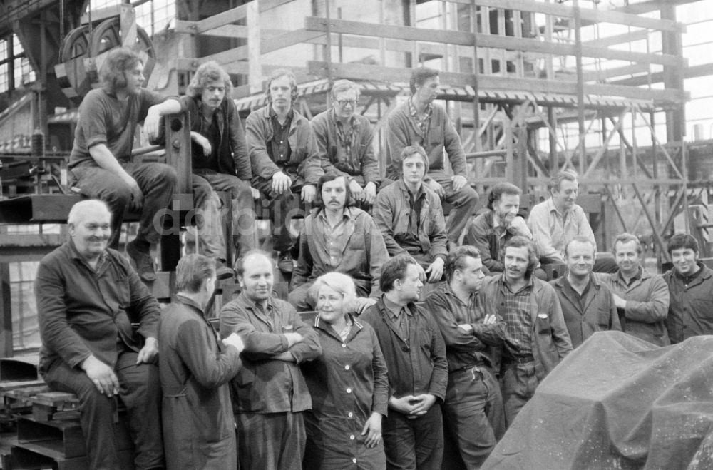 DDR-Fotoarchiv: Berlin - Arbeiter im TRO Oberschöneweide in Berlin in der DDR