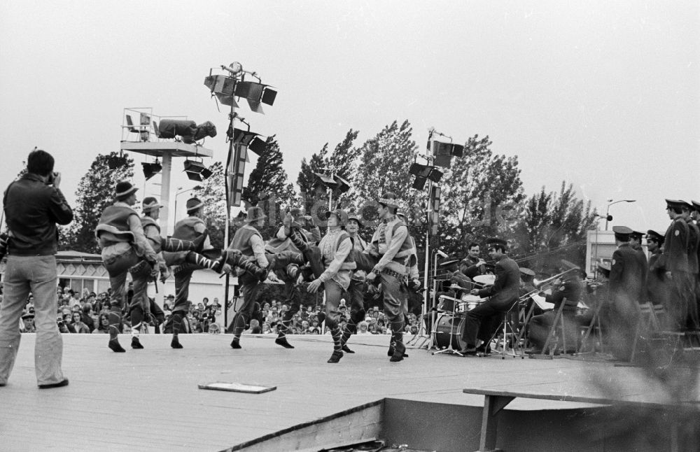 DDR-Fotoarchiv: Erfurt - 15. Arbeiterfestspiele in Erfurt in Thüringen in der DDR