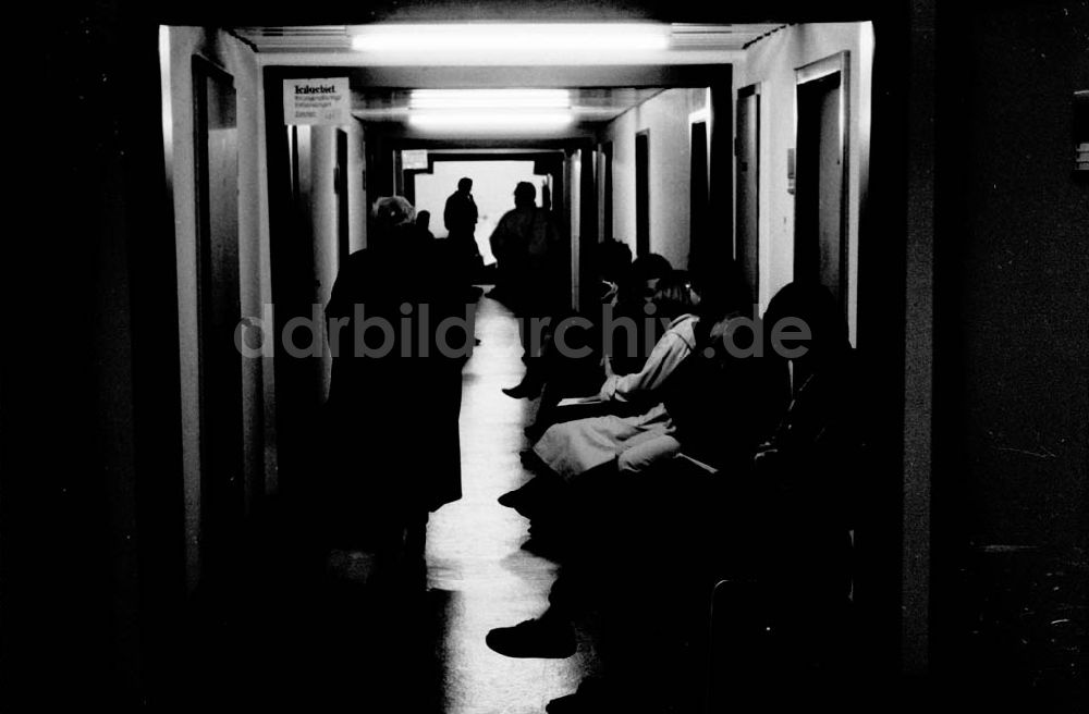 DDR-Fotoarchiv: 2 - Arbeitsamt Foto: Winkler Umschlagnummer: 1404