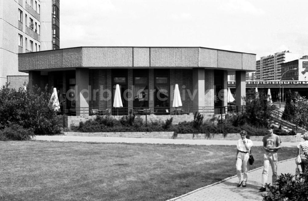 DDR-Bildarchiv: Berlin-Prenzlauer Berg - Architekturaufnahmen Ernst-Thälmann Park Bln. 28.07.89 Foto: ND/Grahn Umschlagnummer: 0903