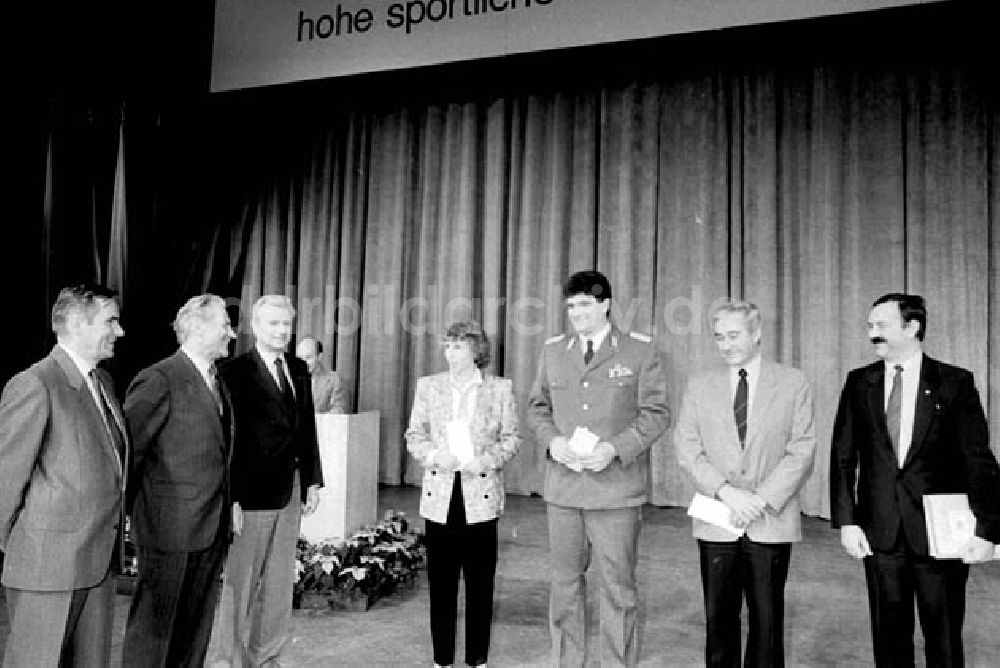 Berlin: 416 Athleten für 1988 benannte Egon Krenz und Günter Schabowski