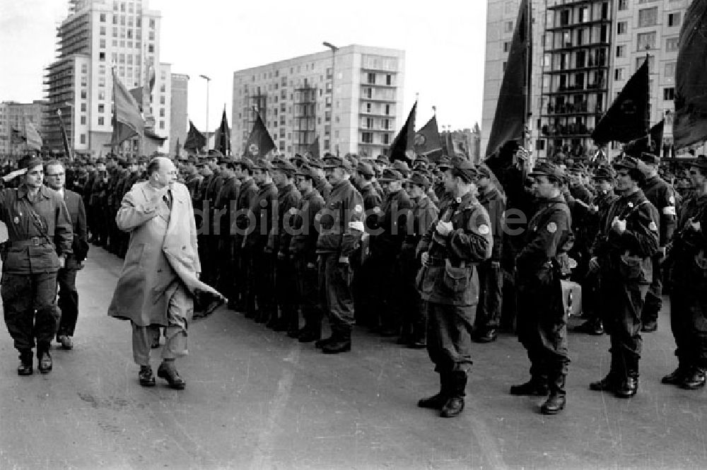 DDR-Bildarchiv: Berlin - 13. August - Kampfgruppen