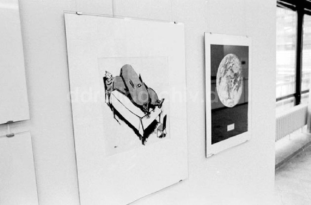 DDR-Fotoarchiv: Berlin - 19.11.1986 Ausbildung für Funkmechaniker Lehrlinge in der Betrie