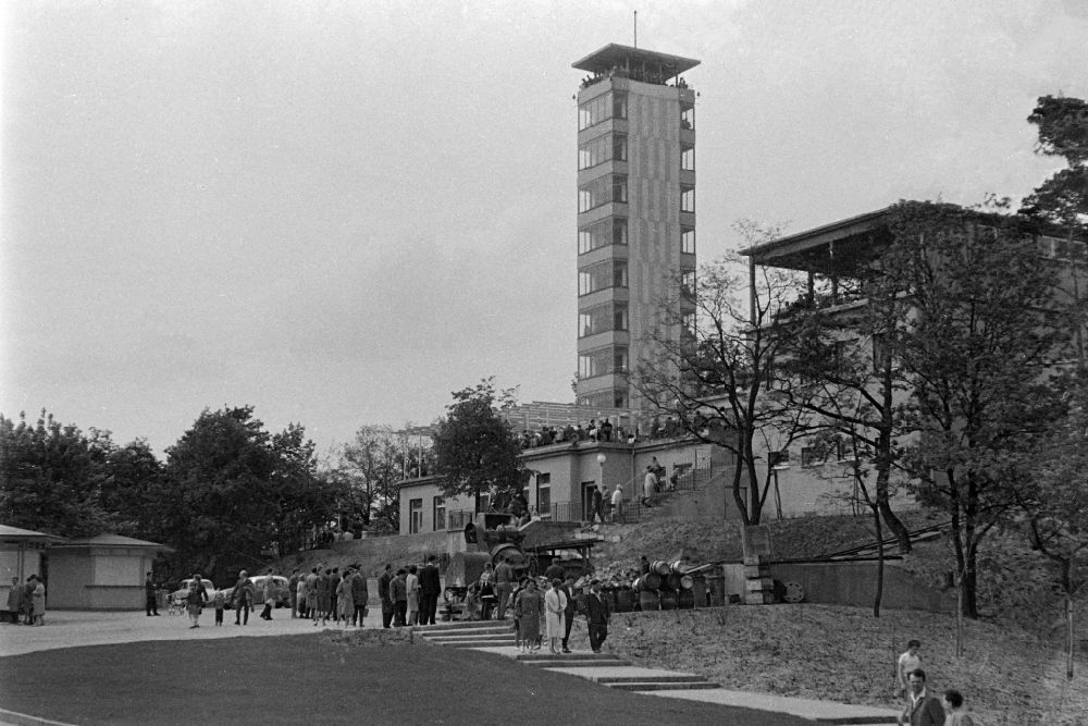 DDR-Fotoarchiv: Berlin - Aussichtsturm in Berlin in der DDR