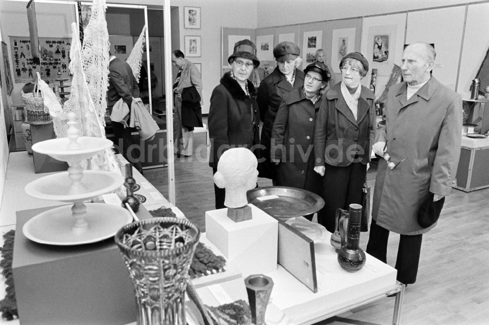 DDR-Bildarchiv: Berlin - Ausstellung in Berlin in der DDR