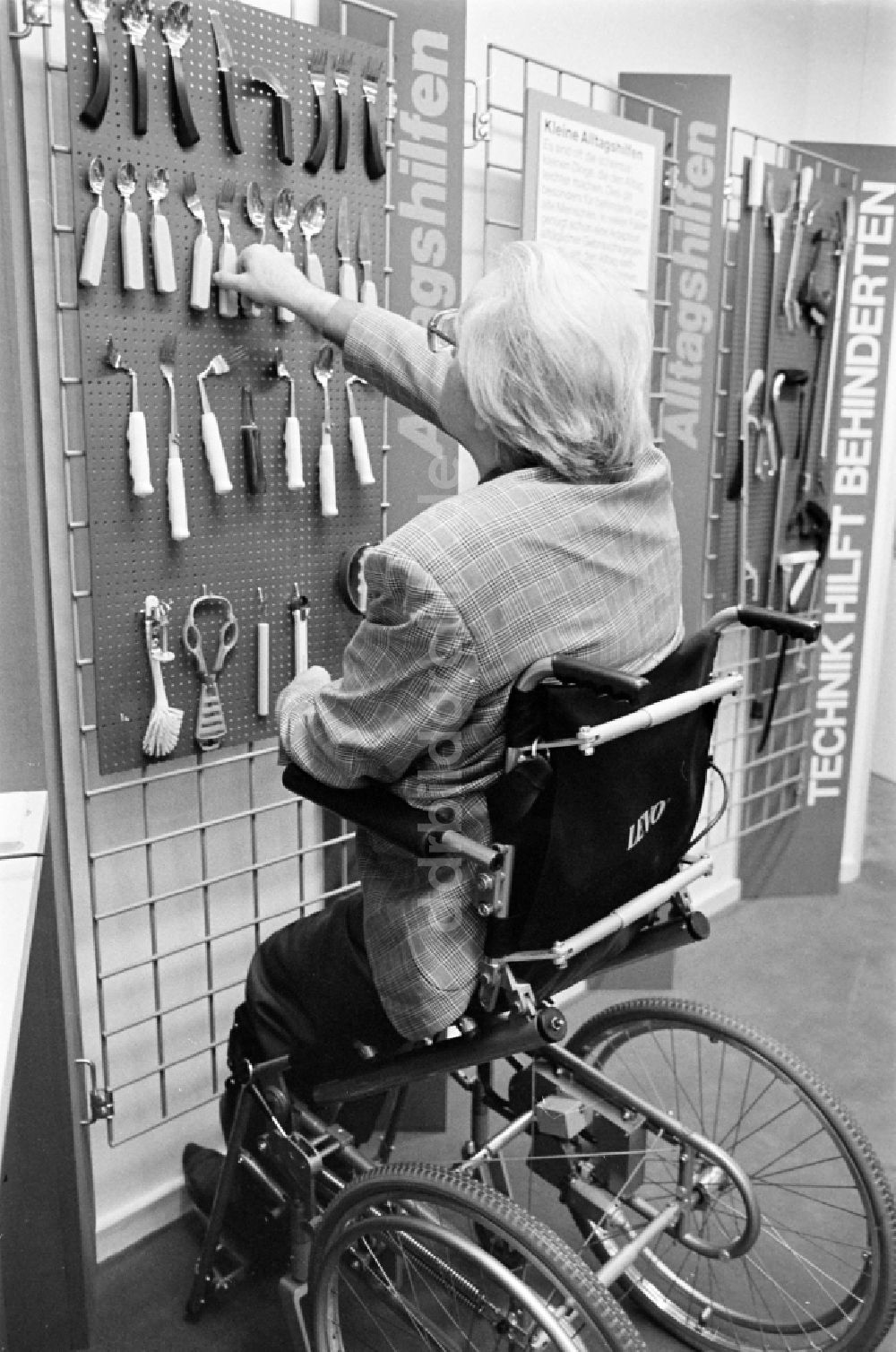 DDR-Fotoarchiv: Berlin - Ausstellung Technik für Behinderte in Berlin-Tegel
