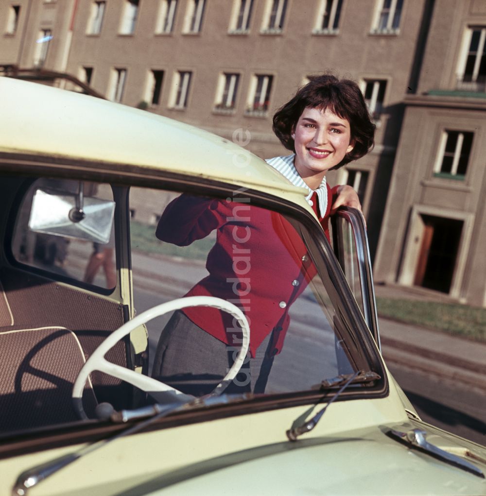 DDR-Bildarchiv: Dresden - Auto AWZ P50 Trabant in Dresden in der DDR
