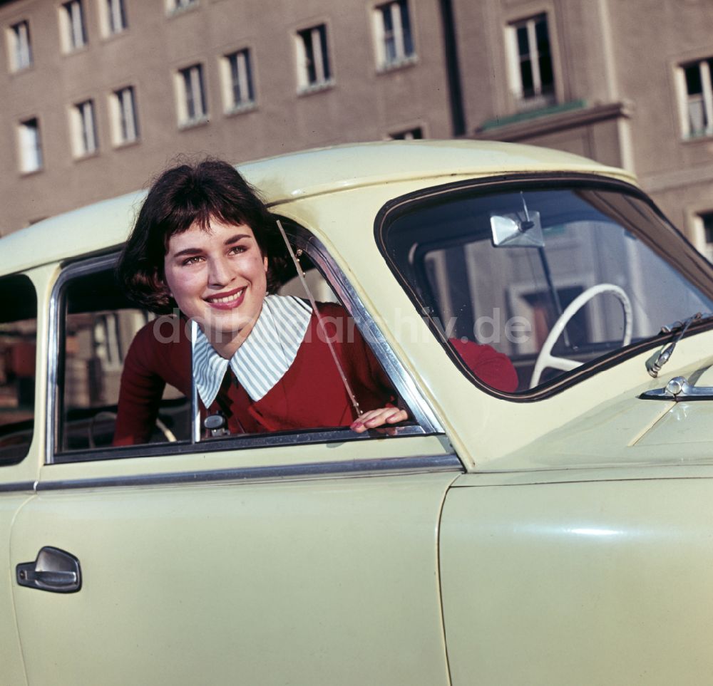 DDR-Fotoarchiv: Dresden - Auto AWZ P50 Trabant in Dresden in der DDR