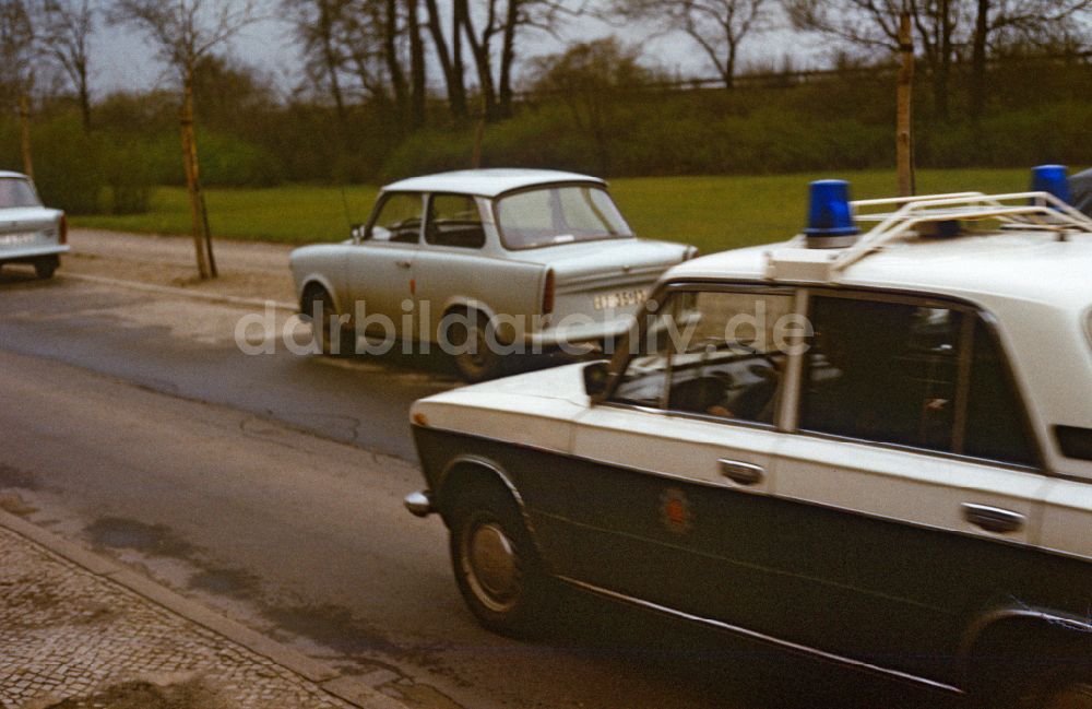 DDR-Fotoarchiv: Berlin - Auto der Volkspolizei in Berlin in der DDR