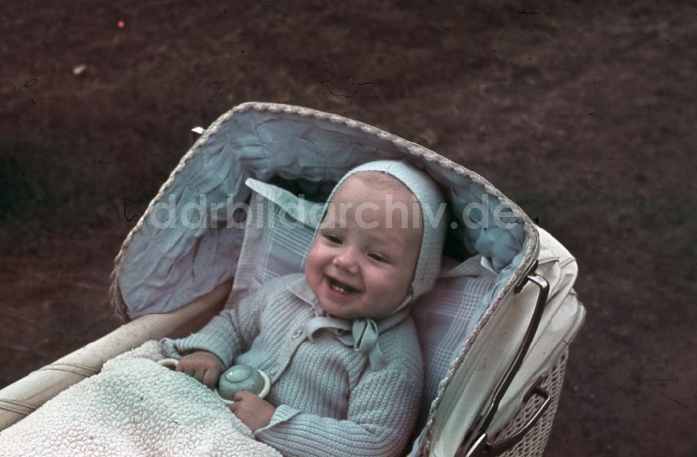 DDR-Bildarchiv: Merseberg - Baby 1941 in Merseburg