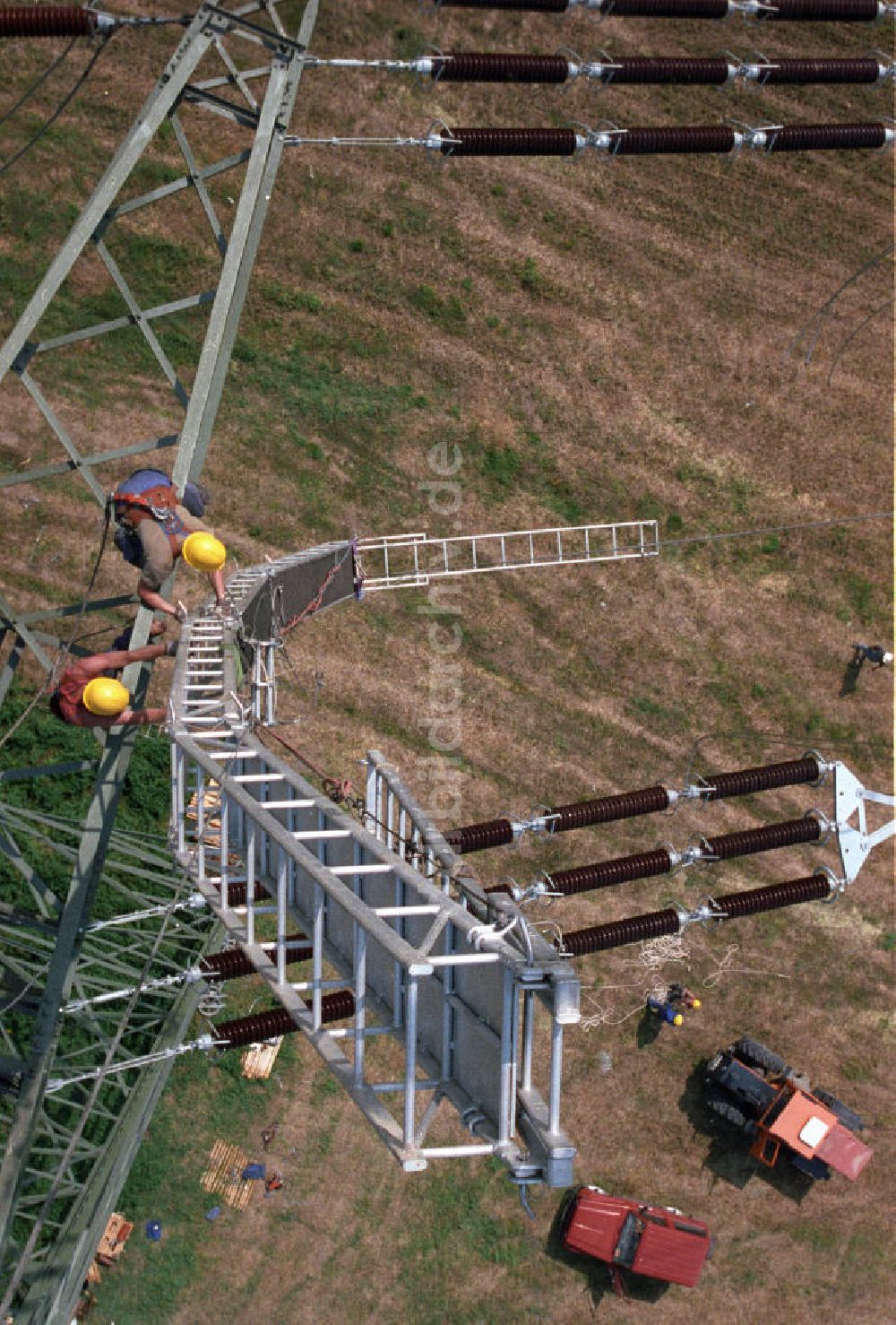 DDR-Fotoarchiv: Wolmirstedt - Bau einer Stromtrasse bei Wolmirstedt
