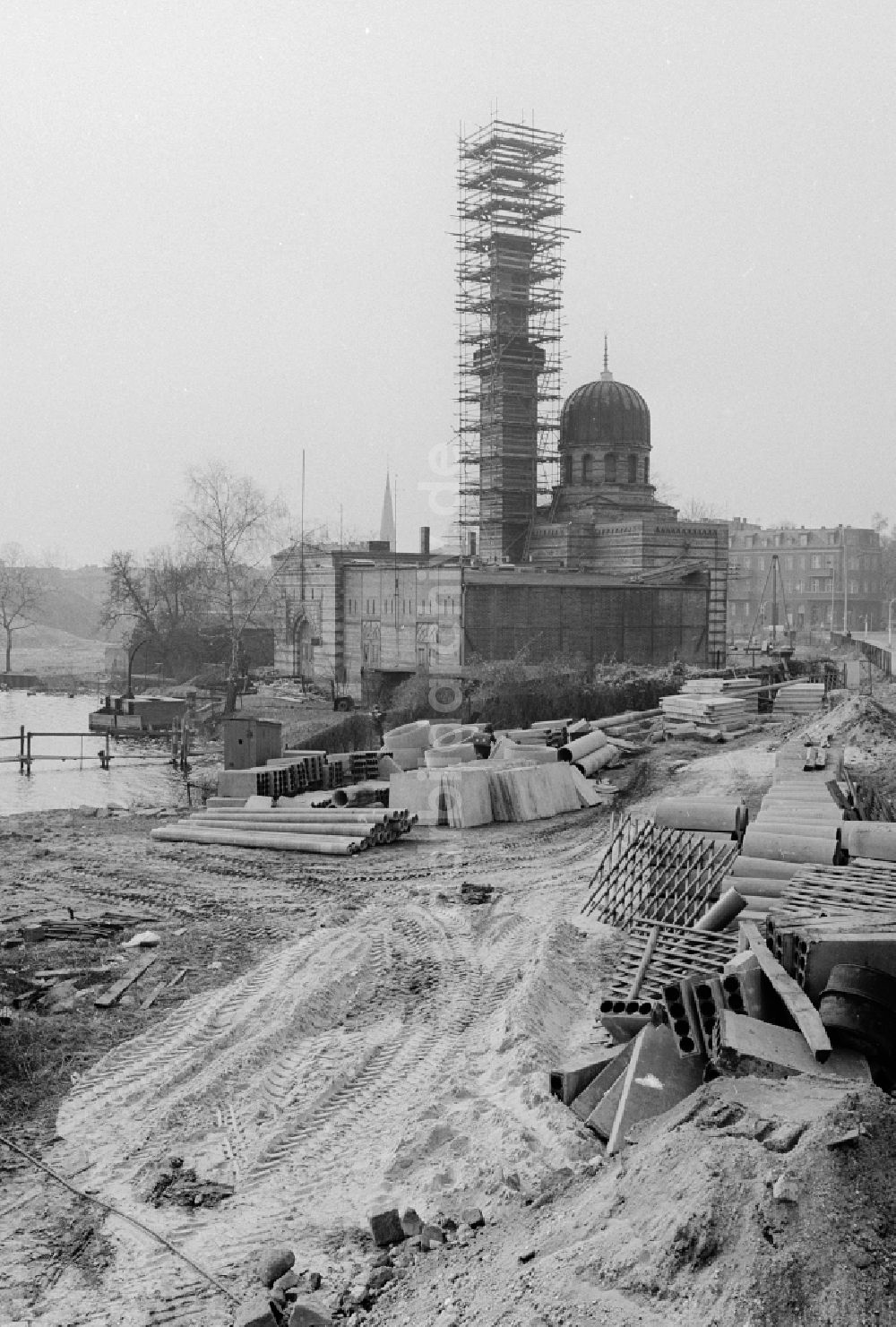 DDR-Fotoarchiv: Potsdam - Bauarbeiten am ehemaligen Dampfmaschinenhaus für Sanssouci – auch „Pumpenhaus“ genannt in Potsdam in Brandenburg in der DDR