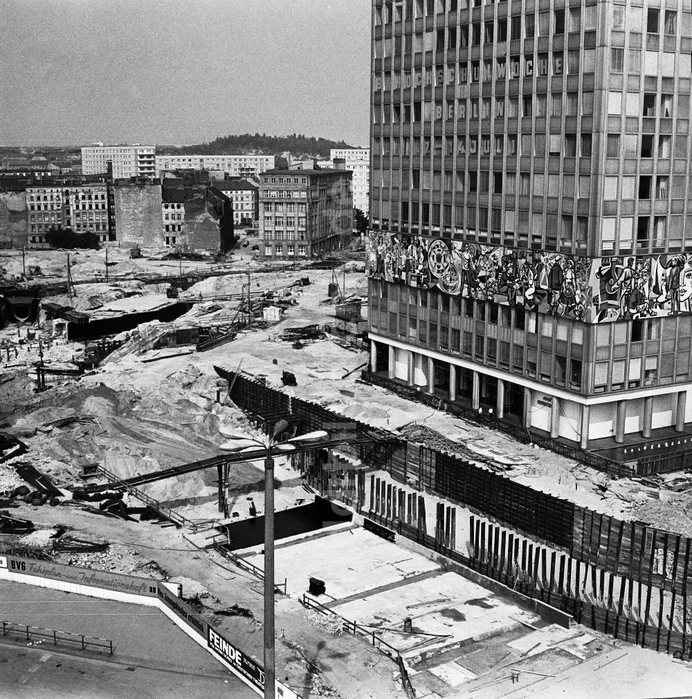 DDR-Fotoarchiv: Berlin - Baustelle am Alexanderplatz in Berlin