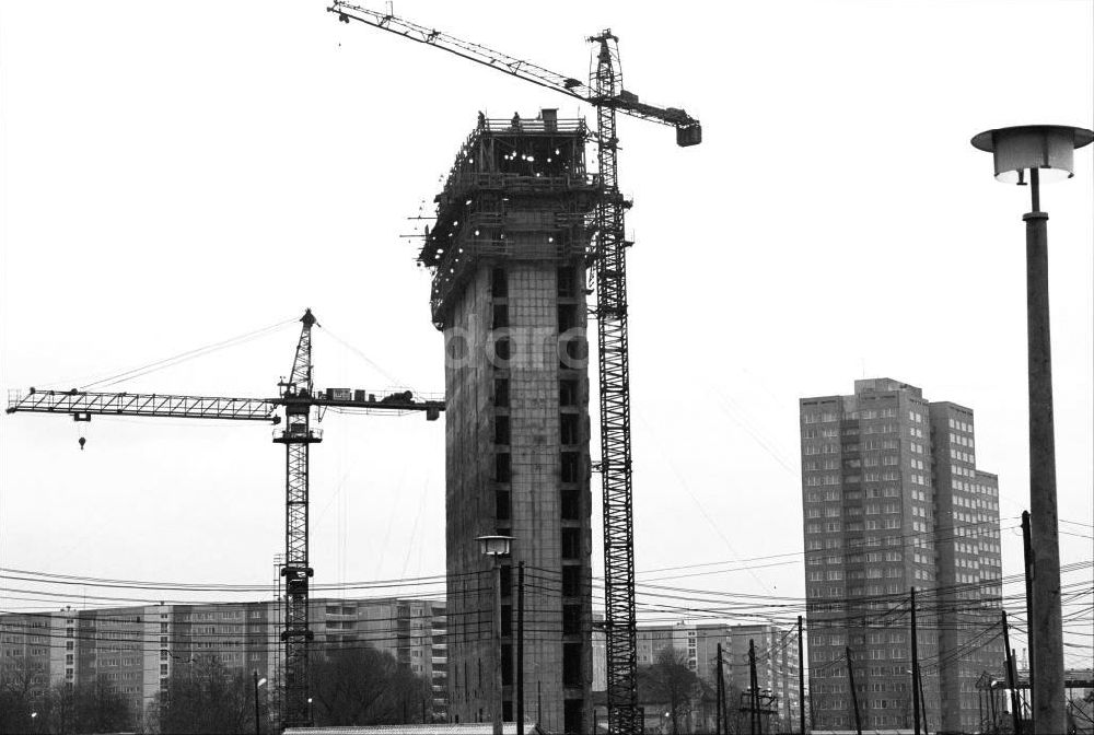DDR-Bildarchiv: Berlin - Baustelle Gleitturm Berlin Friedrichshain