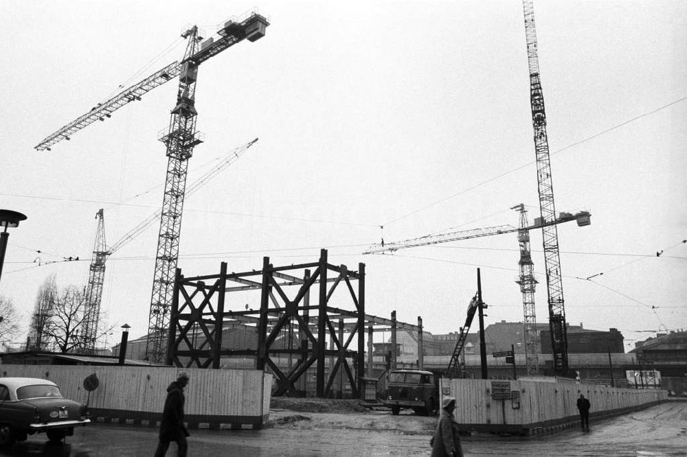 DDR-Fotoarchiv: Berlin - Baustelle Internationales Handelszentrum IHZ in Berlin