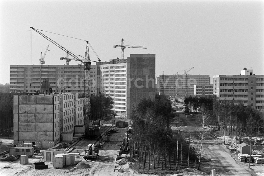 DDR-Bildarchiv: Berlin - Baustelle Salvador-Allende-Viertel II in Berlin-Köpenick