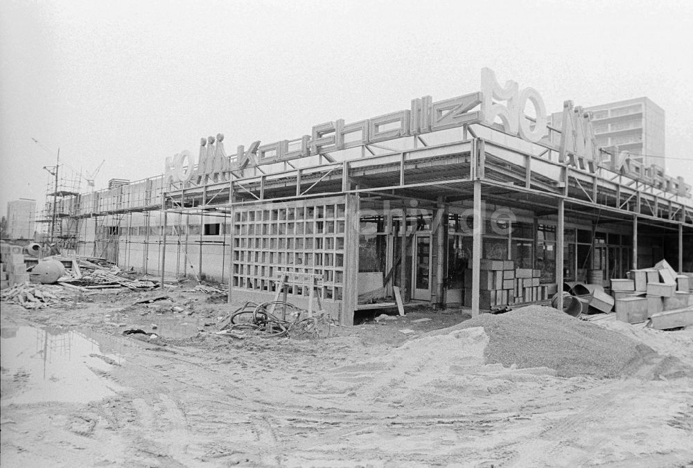 DDR-Fotoarchiv: Berlin - Baustelle zum Neubau einer HO Kaufhalle in Berlin, der ehemaligen Hauptstadt der DDR, Deutsche Demokratische Republik