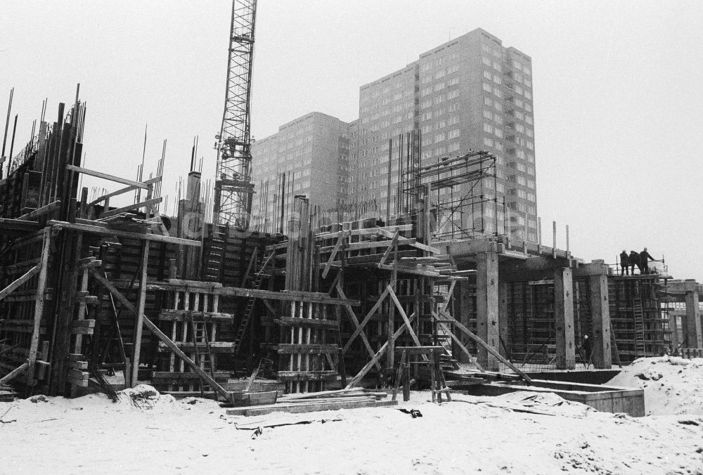 DDR-Bildarchiv: Berlin - Baustelle zum Neubau einer Kaufhalle in Berlin, der ehemaligen Hauptstadt der DDR, Deutsche Demokratische Republik