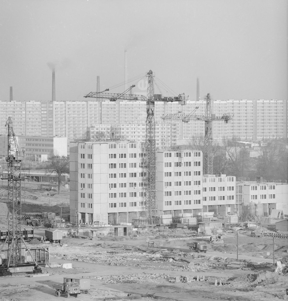 DDR-Fotoarchiv: Berlin - Baustelle zum Neubau einer Plattenbau Wohnanlage am Weißenseer Weg in Berlin - Lichtenberg
