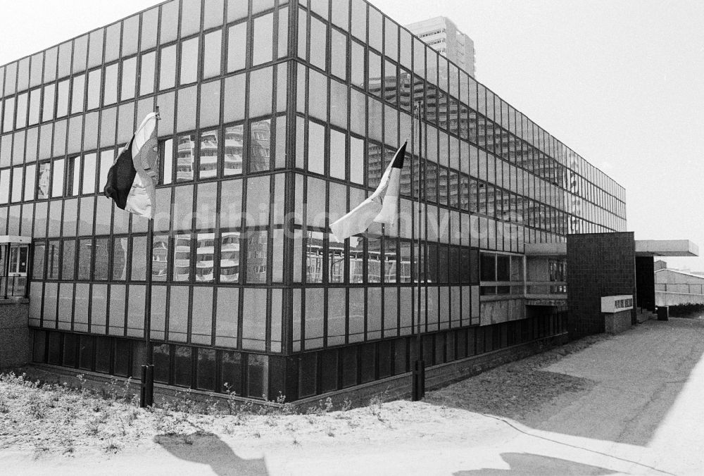 Berlin: Baustelle zum Neubau der Poliklinik Springpfuhl in Berlin, der ehemaligen Hauptstadt der DDR, Deutsche Demokratische Republik