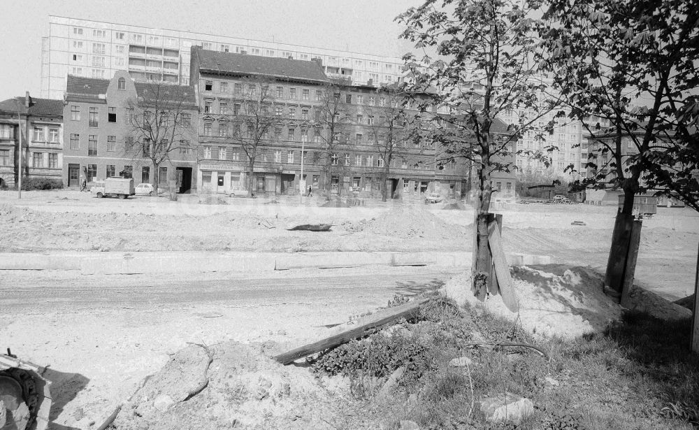 DDR-Bildarchiv: Berlin - Baustelle zum Neubau der Straße Alt-Friedrichsfelde in Berlin, der ehemaligen Hauptstadt der DDR, Deutsche Demokratische Republik