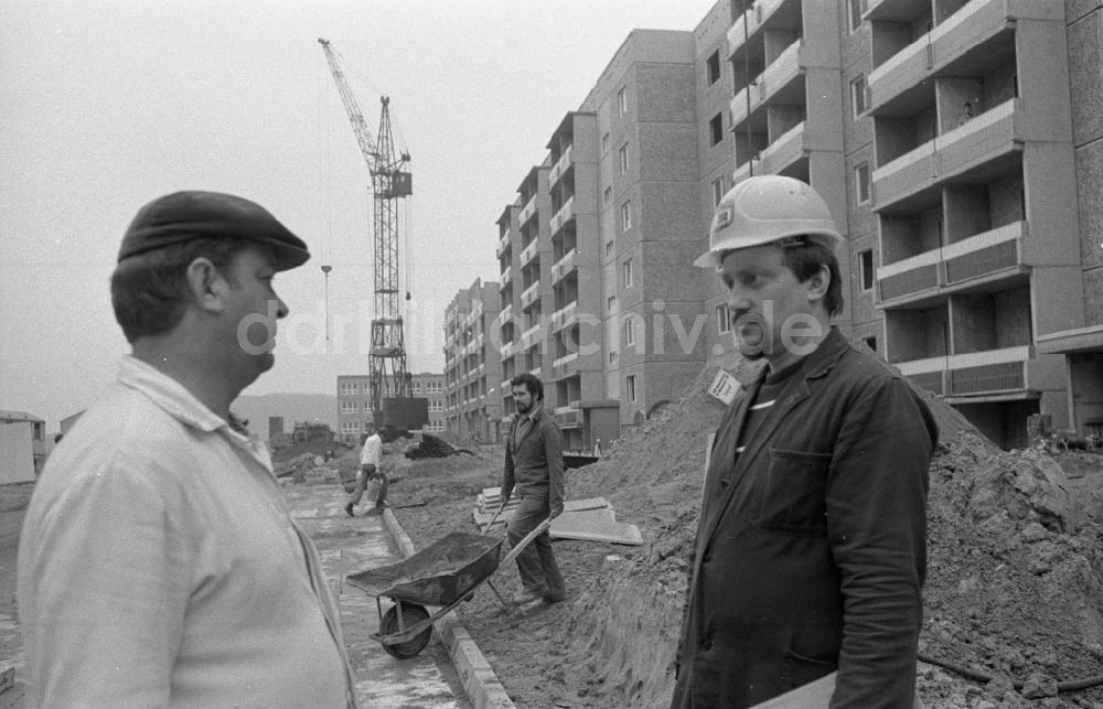 DDR-Bildarchiv: Berlin - Baustelle zum Neubau von Wohnungen im Ortsteil Marzahn in Berlin in der DDR