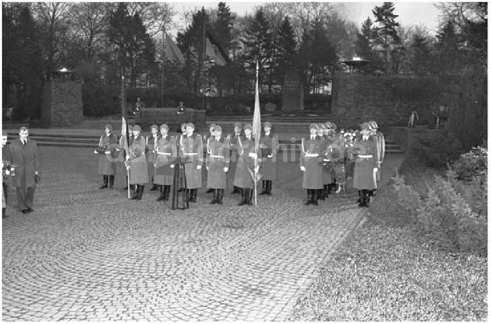 DDR-Fotoarchiv: Berlin - 17.12.1986 Beisetzung von P. Verner in Berlin- Friedrichsfelde m