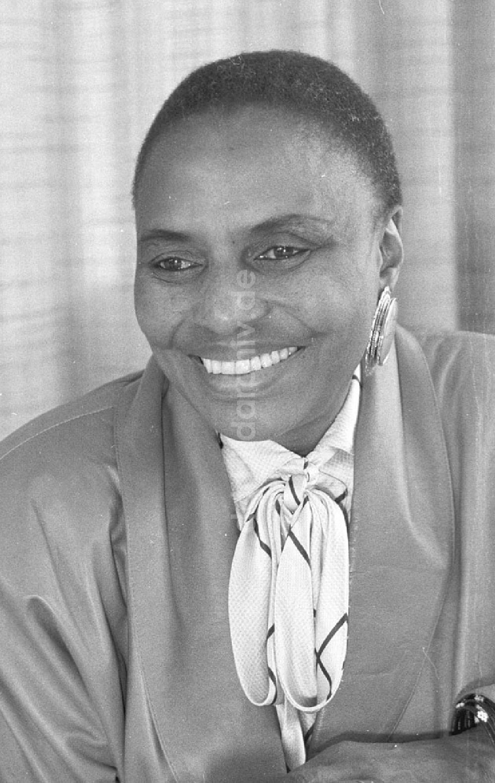 Berlin - Schönefeld: Berlin - Ankunft und Gespräch mit Miriam Makeba, auch bekannt als Mama Afrika, in Schönefeld Foto: Lenke Nr