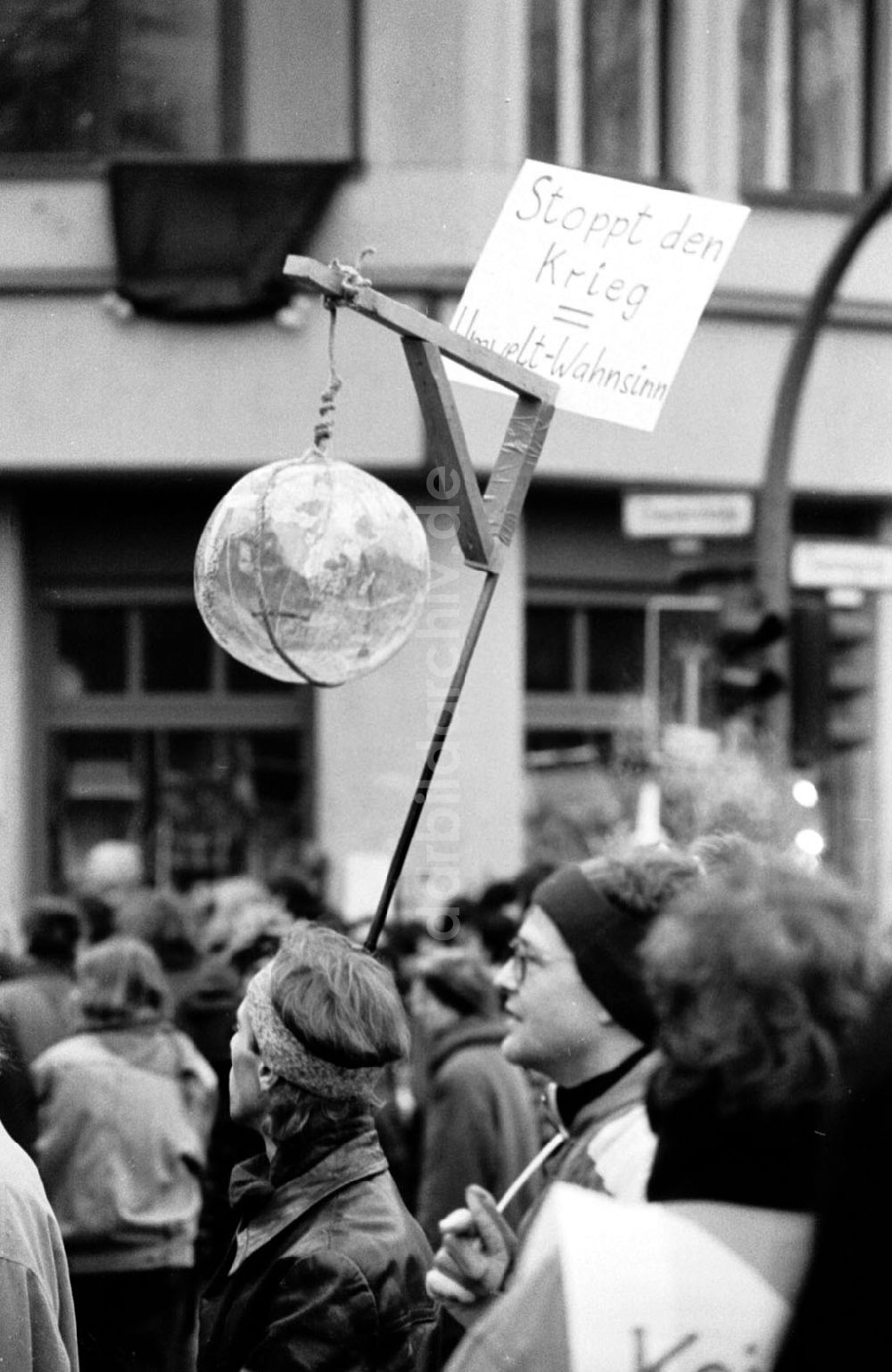 DDR-Bildarchiv: Berlin - Berlin Demo gegen Golfkrieg, Oranienplatz (Kreuzberg) und Alex (Mitte) 26.01.91 Foto: Grahn Umschlagnummer: 0106