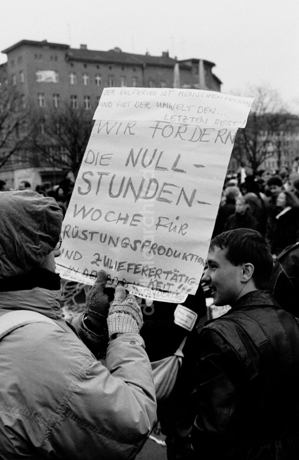 DDR-Fotoarchiv: Berlin - Berlin Demo gegen Golfkrieg, Oranienplatz (Kreuzberg) und Alex (Mitte) 26.01.91 Foto: Grahn Umschlagnummer: 0106