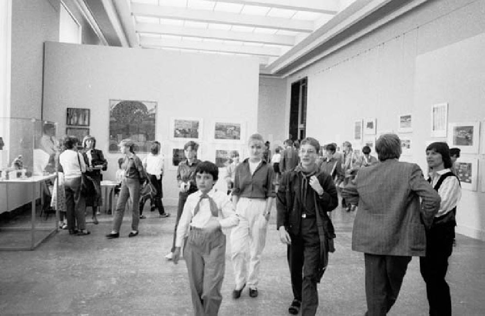 Berlin Mitte: Berlin - Eröffnung der Galerie der Freundschaft im Alten Museum Mit General Aurich und General Posse Foto: Bonitz Nr