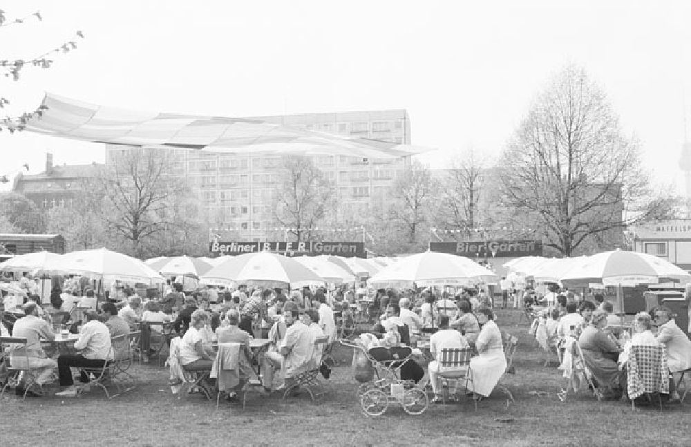 DDR-Bildarchiv: Berlin - Friedrichshain - Berlin Friedrichshein - Volksfest Foto: Lenke Nr.: 462