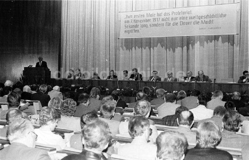 Berlin: 17.09.87 Berlin Konferenz mit Gen. Hagen in der Parteihochschule Foto: Bonitz Nr.: 1045
