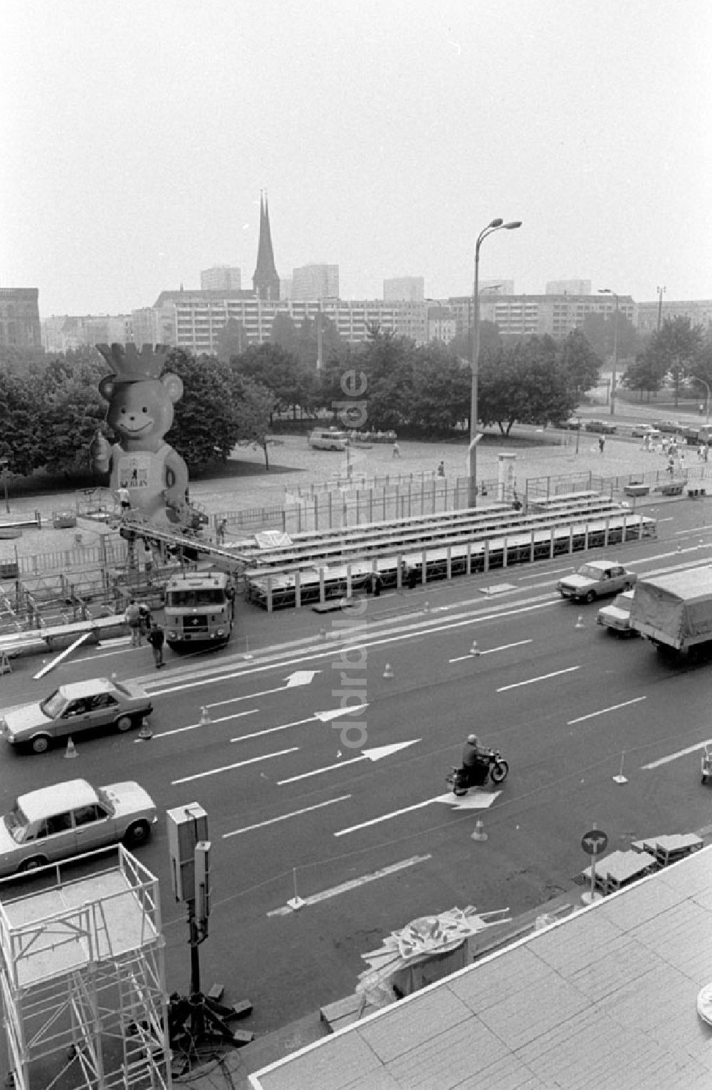 DDR-Bildarchiv: Berlin - Mitte - Berlin - Mitte Test - Festumzug Foto: Lenke Nr. 760