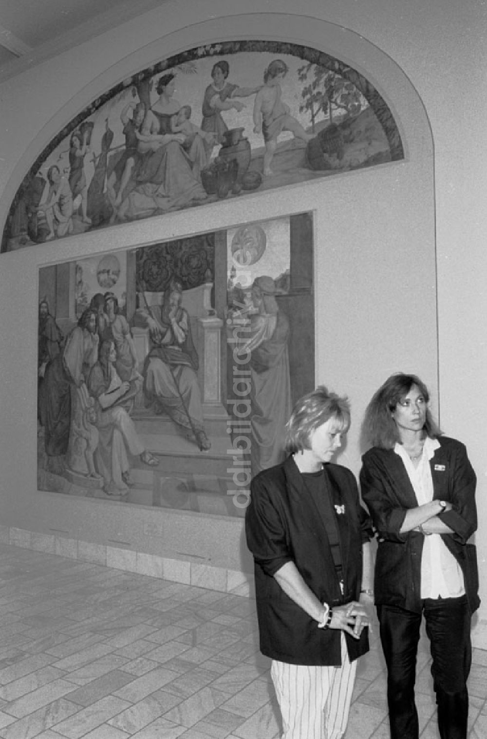 DDR-Fotoarchiv: Berlin - Mitte - Berlin - Mitte - Wiedereröffnung der Nationalgalerie nach der Renovierung Foto: Lenke Nr.: 456