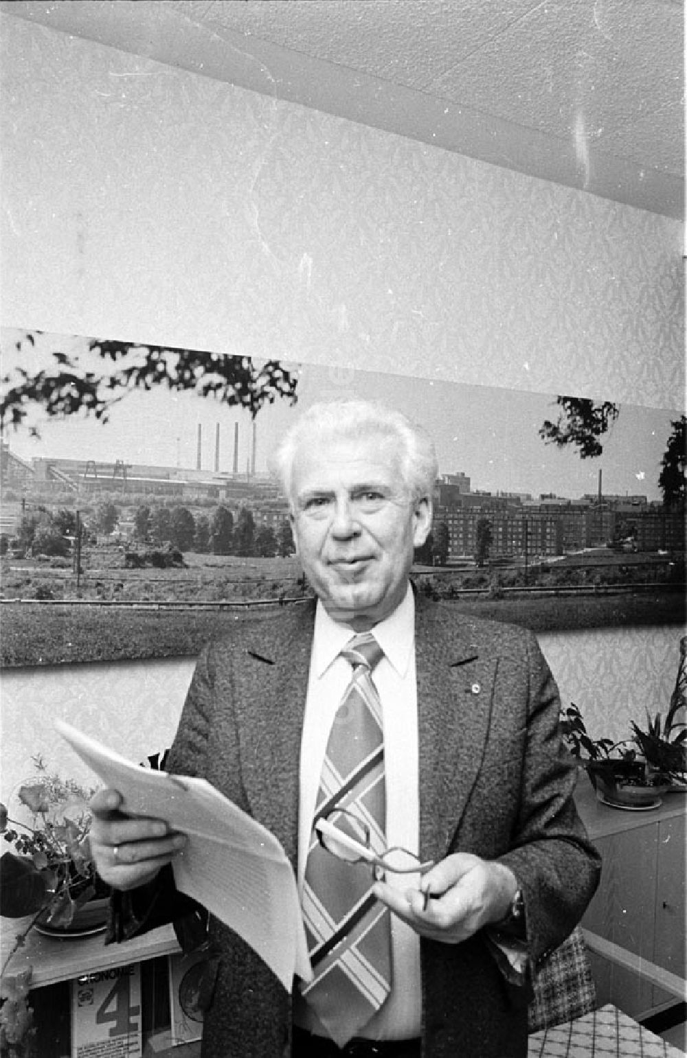 Berlin: Berlin Portrait 1. Vorsitzender des Rates Gen. Müller Foto: Bonitz Nr.: 399