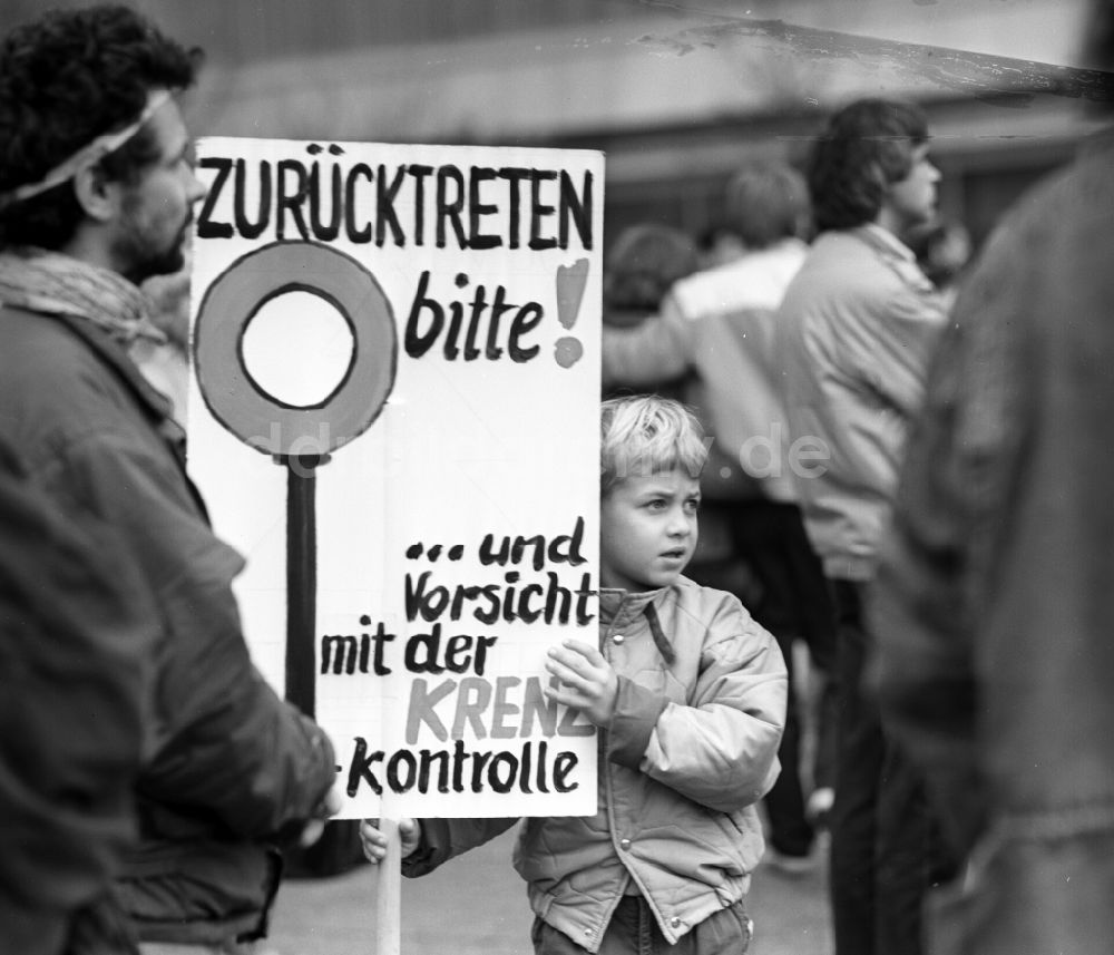 Berlin: Berlin - Prenzlauer Berg Demo 1989 oder 1990